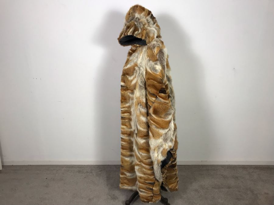 Sculy Furs Victoria B.C. Vintage Poncho Fur Lined Hooded Coat [Photo 8]