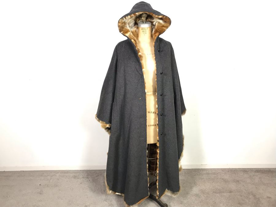 Sculy Furs Victoria B.C. Vintage Poncho Fur Lined Hooded Coat [Photo 10]