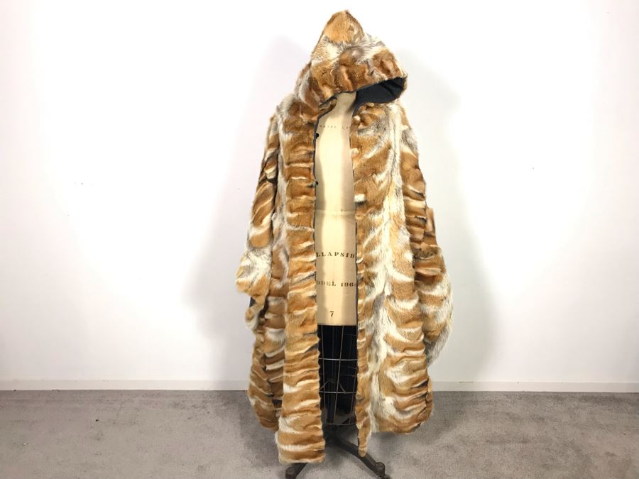 Sculy Furs Victoria B.C. Vintage Poncho Fur Lined Hooded Coat [Photo 2]