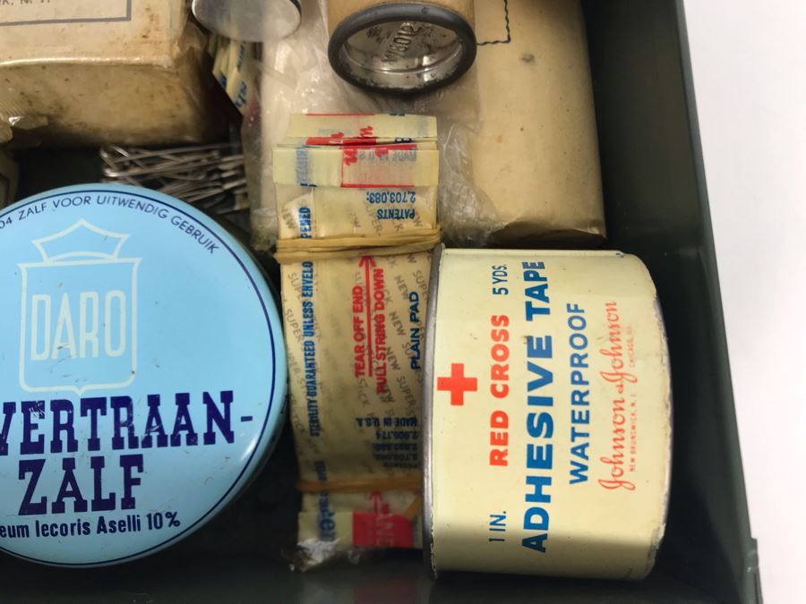 Vintage 1943 WWII Era Metal First Aid Kit Intact Appears Never Used [Photo 9]