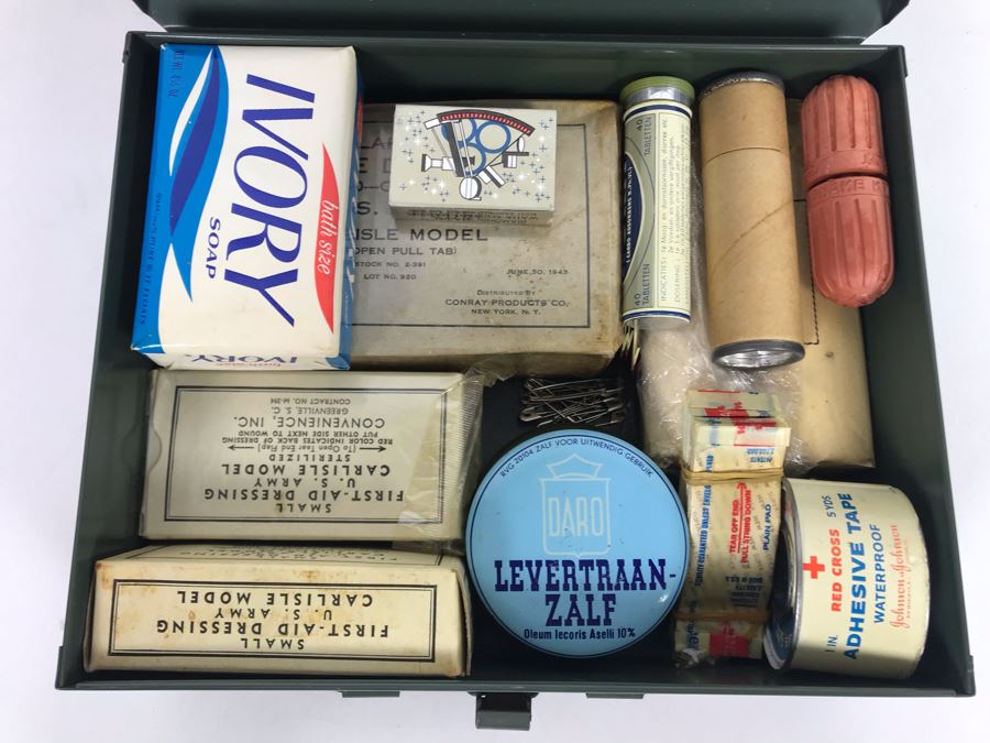Vintage 1943 WWII Era Metal First Aid Kit Intact Appears Never Used [Photo 3]