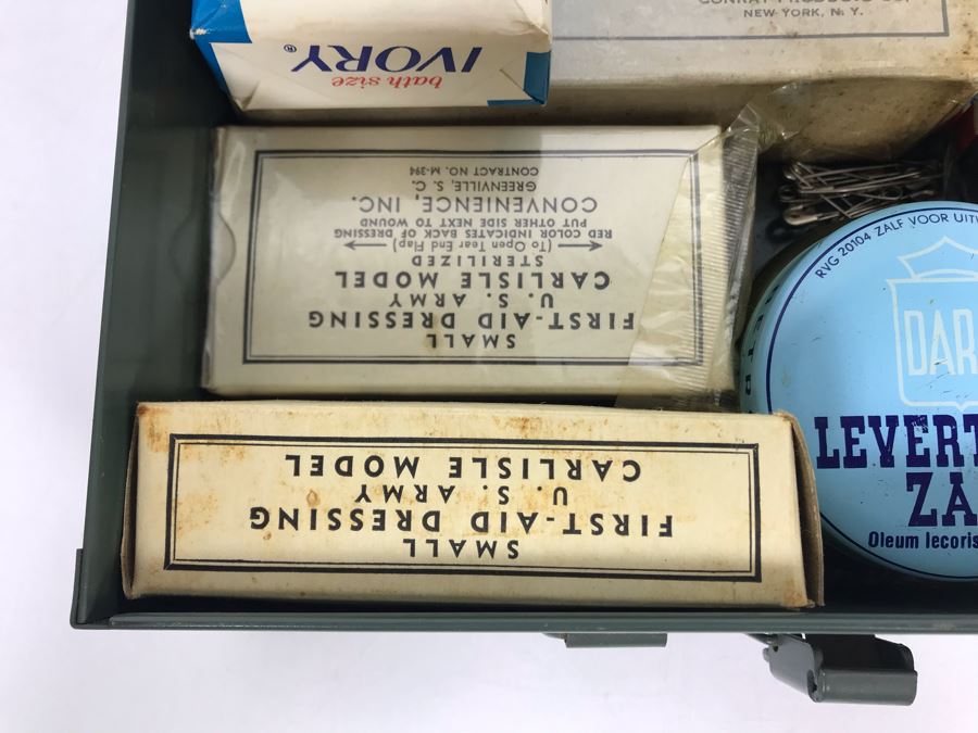 Vintage 1943 WWII Era Metal First Aid Kit Intact Appears Never Used [Photo 5]