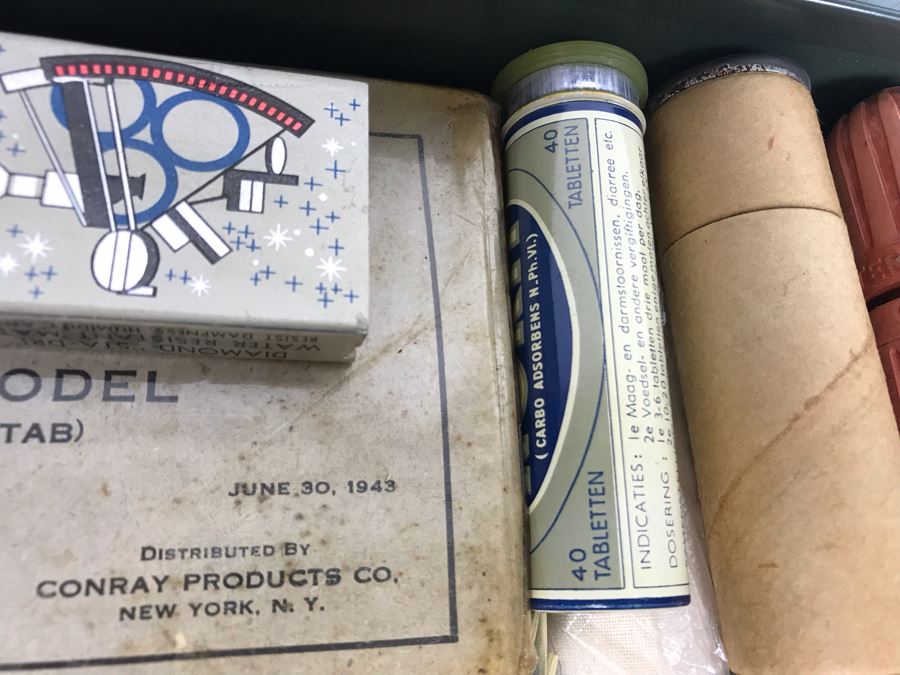 Vintage 1943 WWII Era Metal First Aid Kit Intact Appears Never Used [Photo 7]
