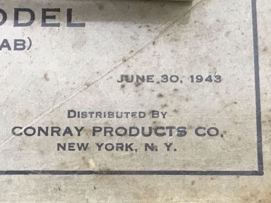 Vintage 1943 WWII Era Metal First Aid Kit Intact Appears Never Used [Photo 14]