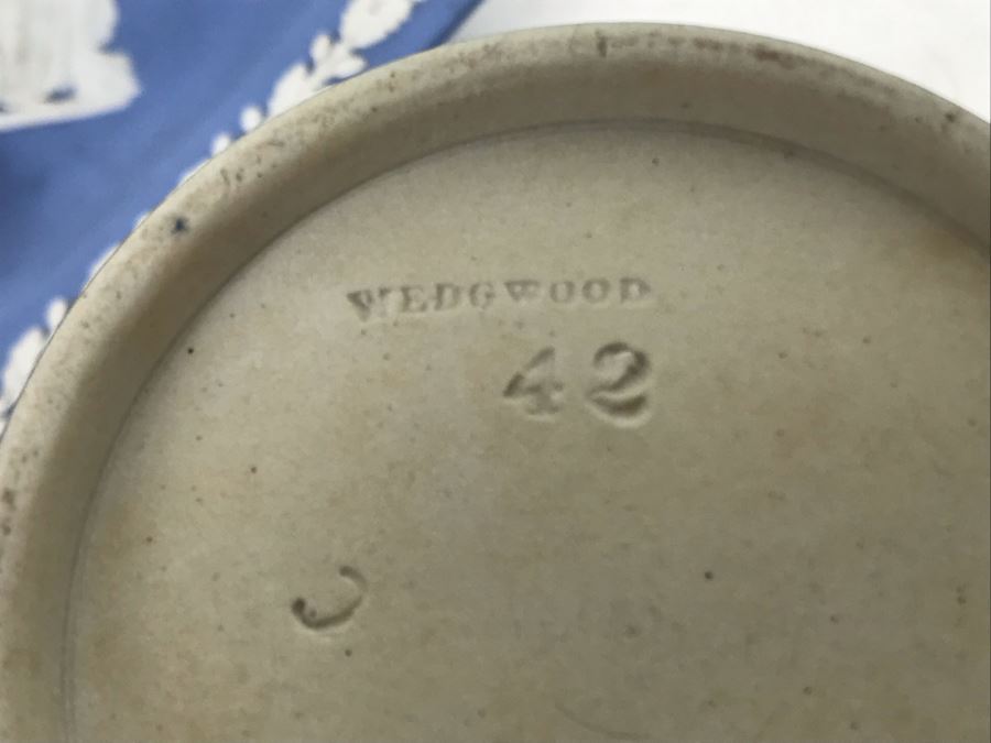 4 Piece Wedgwood Jasperware England Collection [Photo 14]
