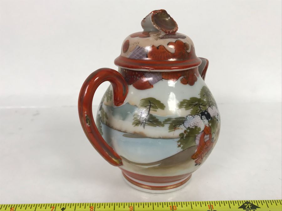 Vintage Signed Japanese Porcelain Kutani Handpainted Teapot 5H [Photo 8]