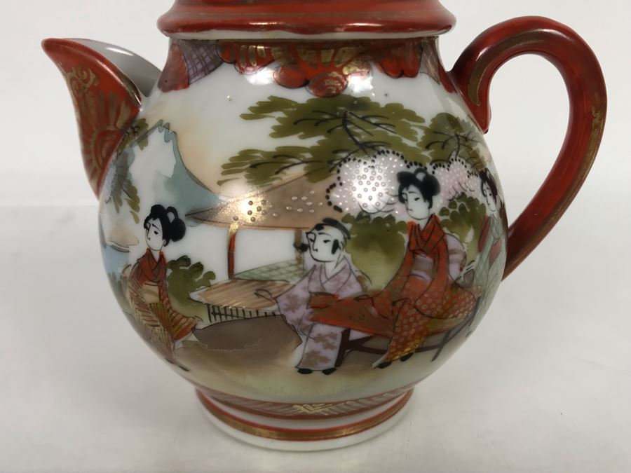 Vintage Signed Japanese Porcelain Kutani Handpainted Teapot 5H [Photo 3]