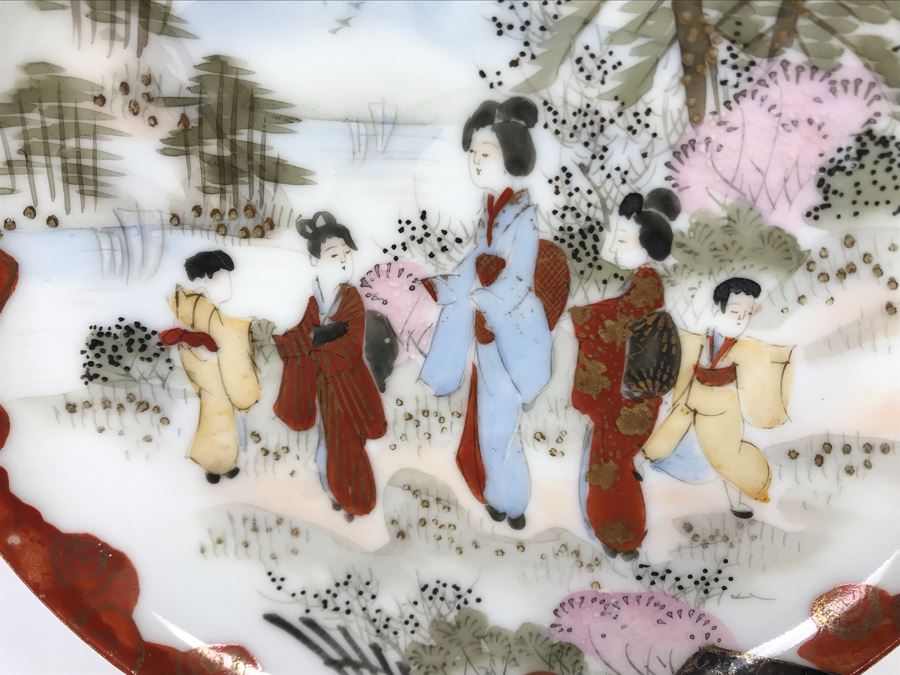 Vintage Signed Japanese Porcelain Kutani Handpainted Bone China Cup And Saucer With Display Stand [Photo 9]