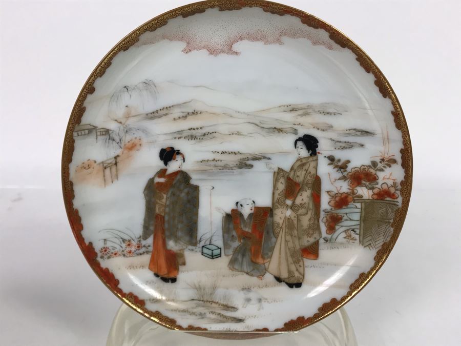 Vintage Signed Japanese Porcelain Kutani Handpainted Bone China Cup And Saucer With Display Stand [Photo 13]