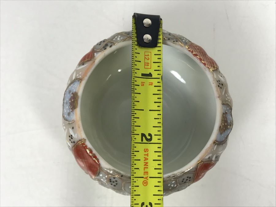 Vintage Signed Japanese Porcelain Kutani Handpainted Lidded Box 2.75R X 2.25H [Photo 12]