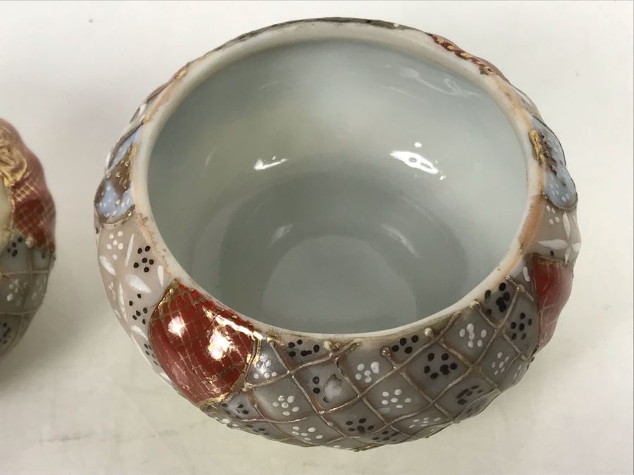 Vintage Signed Japanese Porcelain Kutani Handpainted Lidded Box 2.75R X 2.25H [Photo 9]