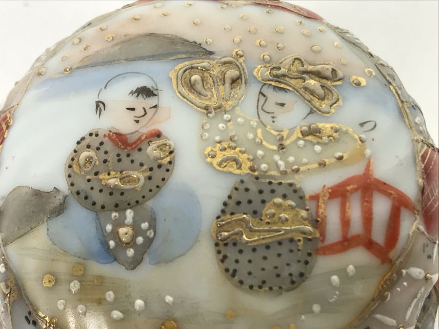 Vintage Signed Japanese Porcelain Kutani Handpainted Lidded Box 2.75R X 2.25H [Photo 4]