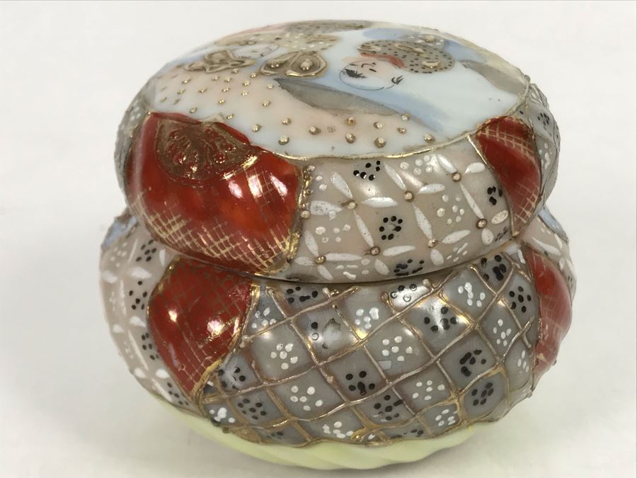 Vintage Signed Japanese Porcelain Kutani Handpainted Lidded Box 2.75R X 2.25H [Photo 8]
