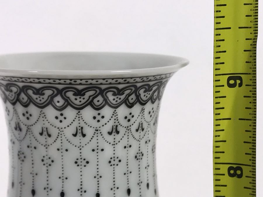 Signed Handpainted Chinese Porcelain Bone China Vase 9.25H [Photo 17]
