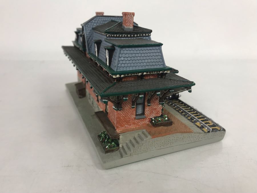 Vintage 1993 The Danbury Mint The Bethlehem Railroad Station Sculpture America's Historic Railroad Stations [Photo 5]