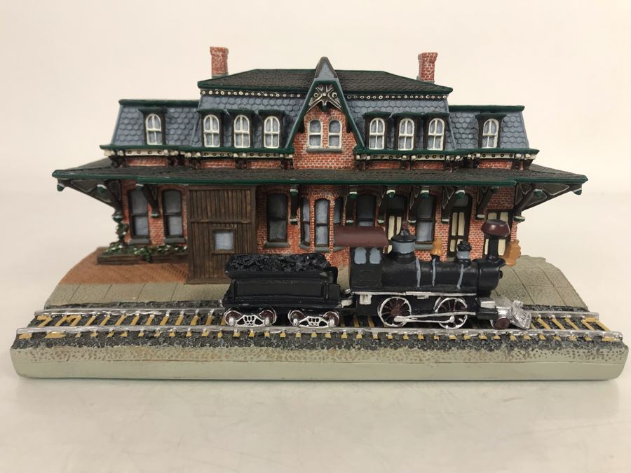 Vintage 1993 The Danbury Mint The Bethlehem Railroad Station Sculpture America's Historic Railroad Stations [Photo 2]