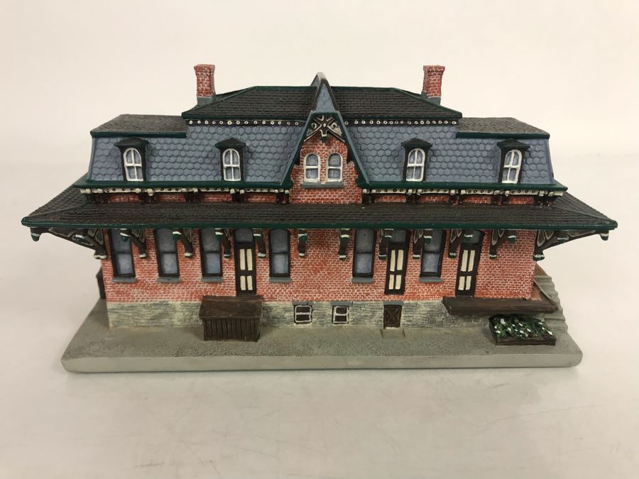 Vintage 1993 The Danbury Mint The Bethlehem Railroad Station Sculpture America's Historic Railroad Stations [Photo 4]