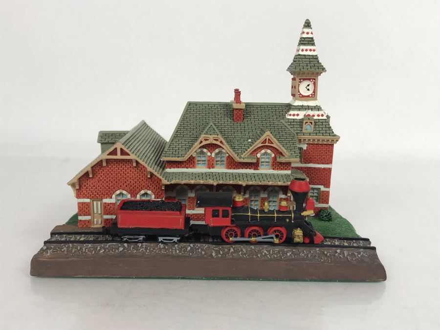 The Danbury Mint The Old Railroad Station Based On The Point Of Rocks, Maryland Railroad Station Figurine Model [Photo 1]