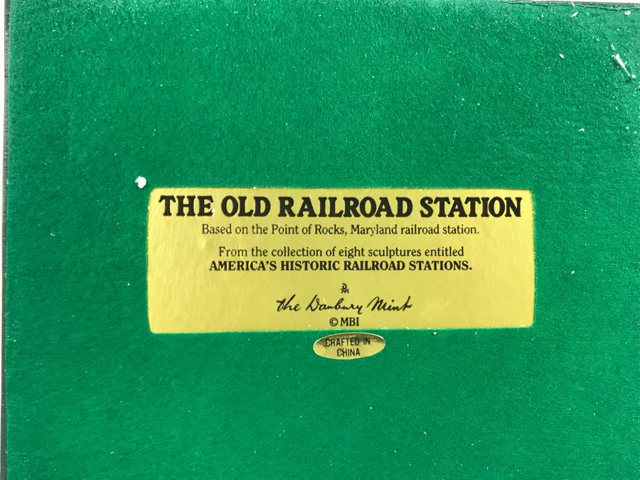 The Danbury Mint The Old Railroad Station Based On The Point Of Rocks, Maryland Railroad Station Figurine Model [Photo 5]