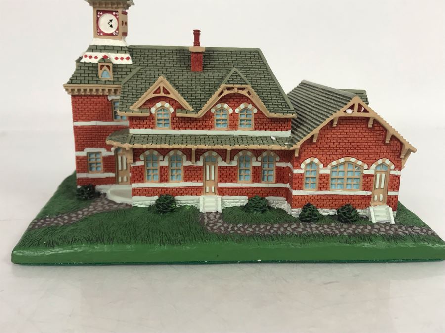The Danbury Mint The Old Railroad Station Based On The Point Of Rocks, Maryland Railroad Station Figurine Model [Photo 4]