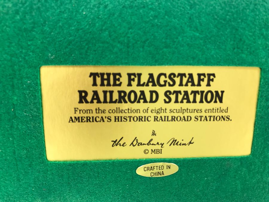 The Danbury Mint The Flagstaff Railroad Station Figurine Model [Photo 5]