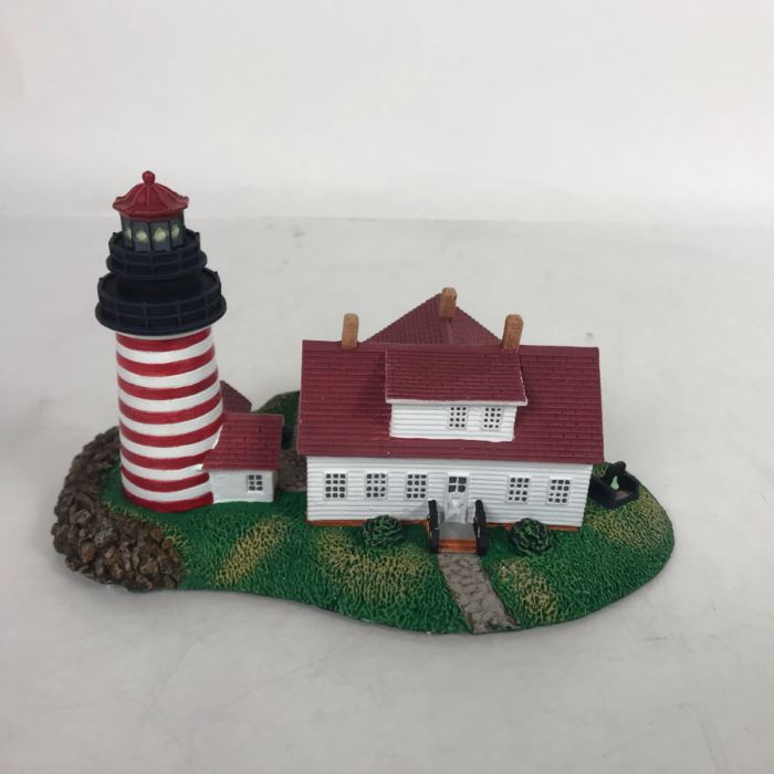 The Danbury Mint West Quoddy Head Lighthouse Figurine Model [Photo 2]