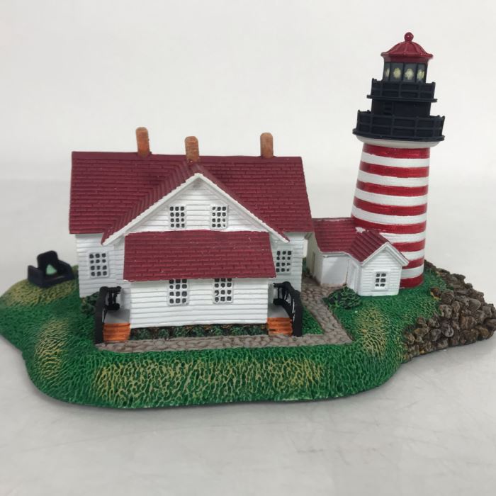 The Danbury Mint West Quoddy Head Lighthouse Figurine Model [Photo 4]