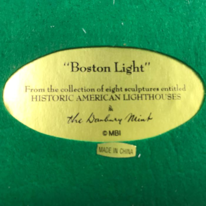 The Danbury Mint 'Boston Light' Lighthouse Figurine Model [Photo 6]