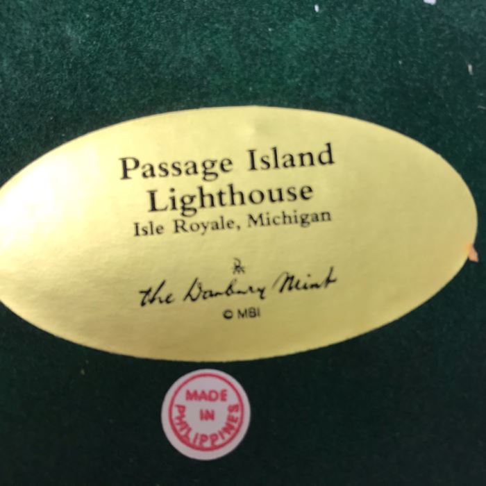 The Danbury Mint Passage Island Lighthouse Isle Royale, Michigan Figurine Model [Photo 5]