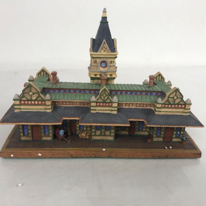 Vintage The Danbury Mint The San Diego Railroad Station Sculpture America's Historic Railroad Stations [Photo 4]