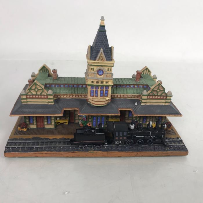Vintage The Danbury Mint The San Diego Railroad Station Sculpture America's Historic Railroad Stations [Photo 2]