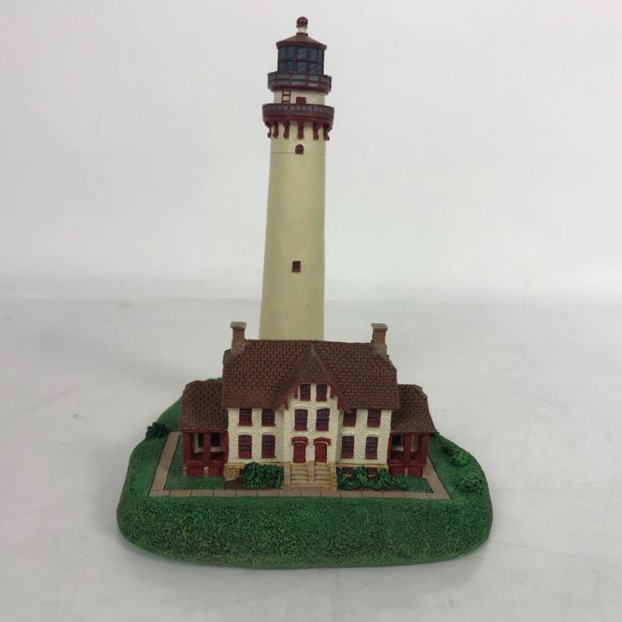 The Danbury Mint Grosse Point Lighthouse Evanston, Illinois Figurine Model