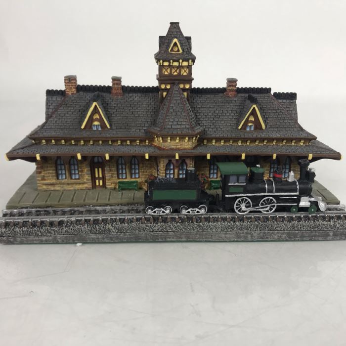 The Danbury Mint The Tenafly Railroad Station Figurine Model [Photo 2]