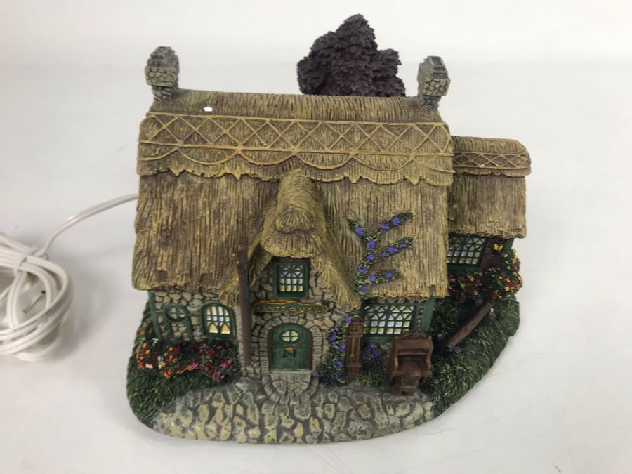 Thomas Kinkade's Village Christmas Collection 'Olde Porterfield Antique Shop' By Hawthorne Village [Photo 2]