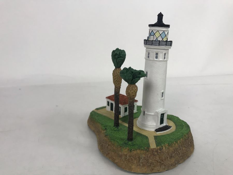 The Danbury Mint Point Vicente Lighthouse Rancho Palos Verdes, California Figurine Model [Photo 3]