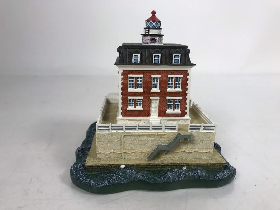 The Danbury Mint New London Ledge Lighthouse New London, Connecticut Figurine Model [Photo 4]