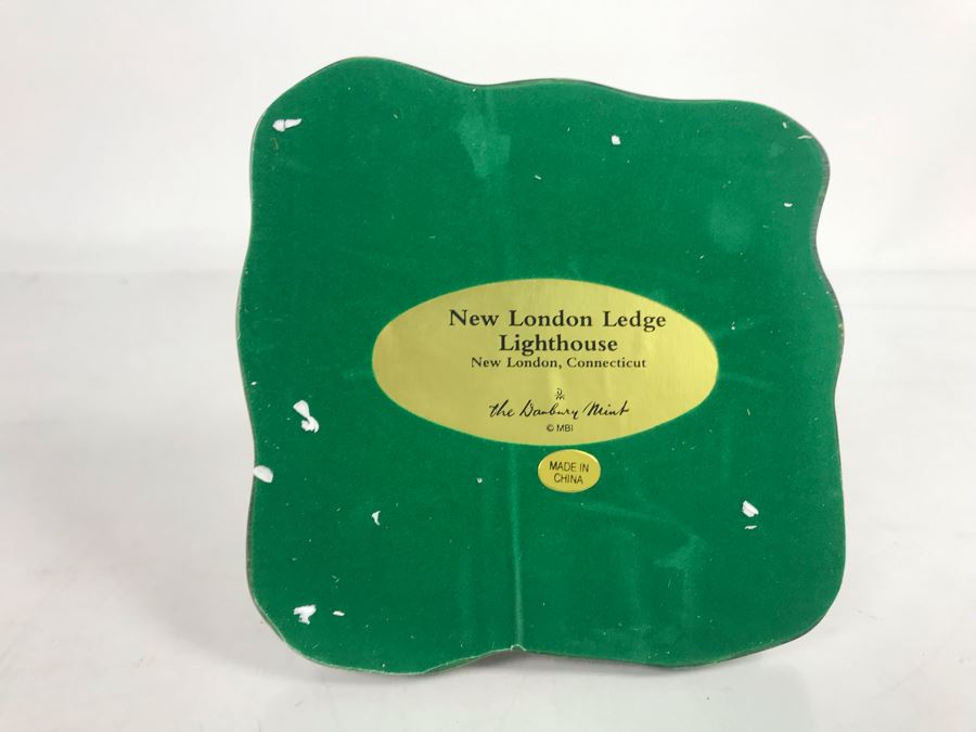 The Danbury Mint New London Ledge Lighthouse New London, Connecticut Figurine Model [Photo 5]