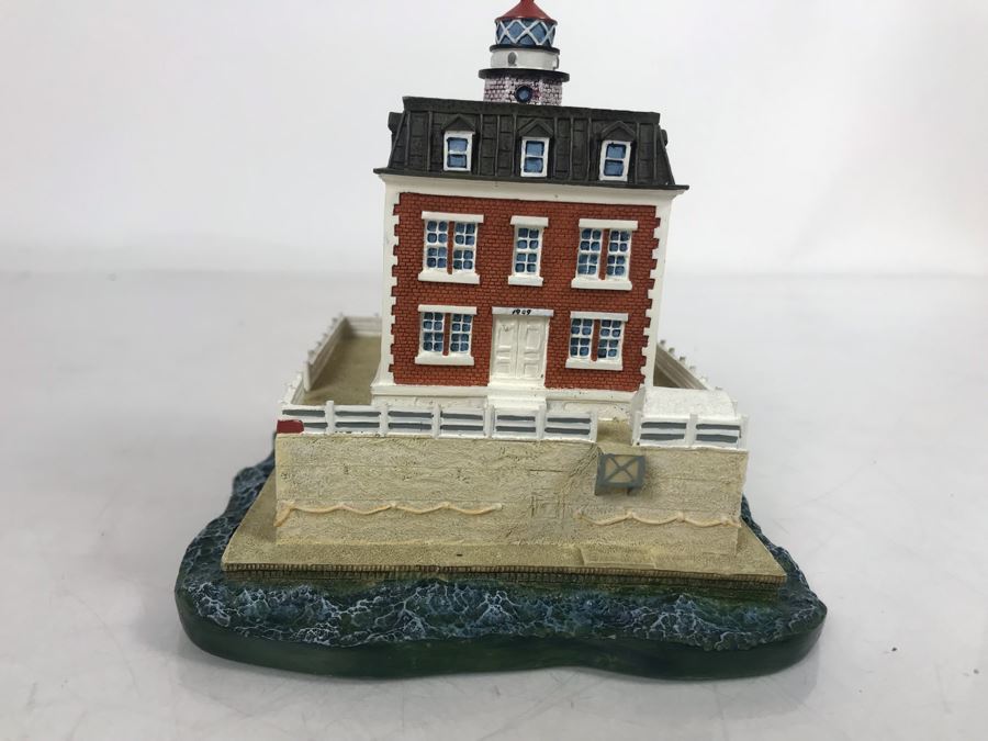 The Danbury Mint New London Ledge Lighthouse New London, Connecticut Figurine Model [Photo 2]
