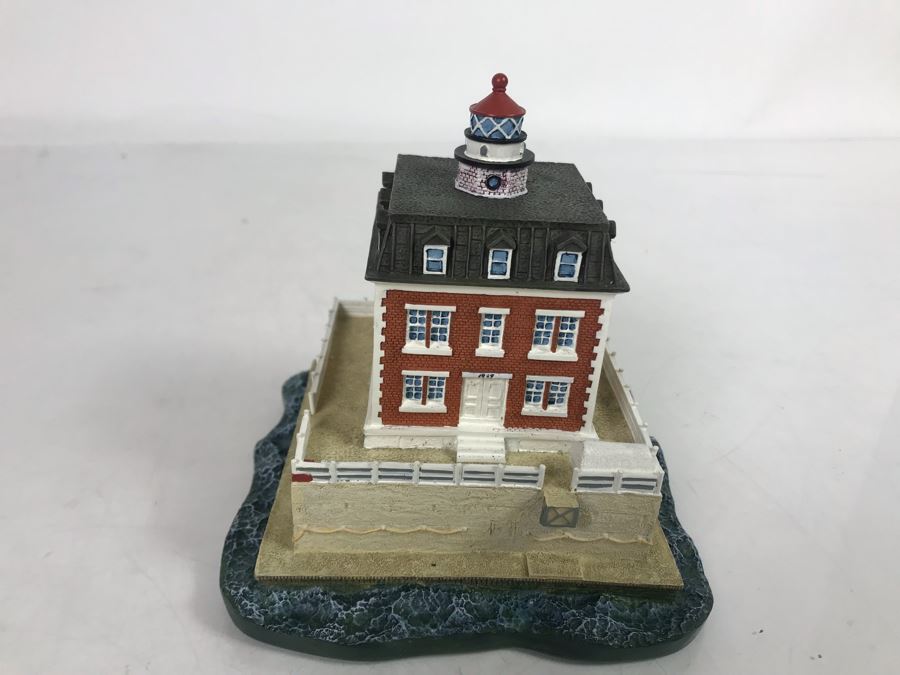 The Danbury Mint New London Ledge Lighthouse New London, Connecticut Figurine Model [Photo 3]