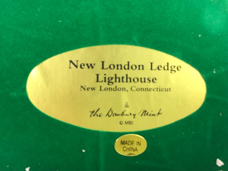 The Danbury Mint New London Ledge Lighthouse New London, Connecticut Figurine Model [Photo 6]