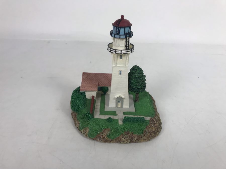 The Danbury Mint Diamond Head Lighthouse Diamond Head, Hawaii Figurine Model [Photo 2]