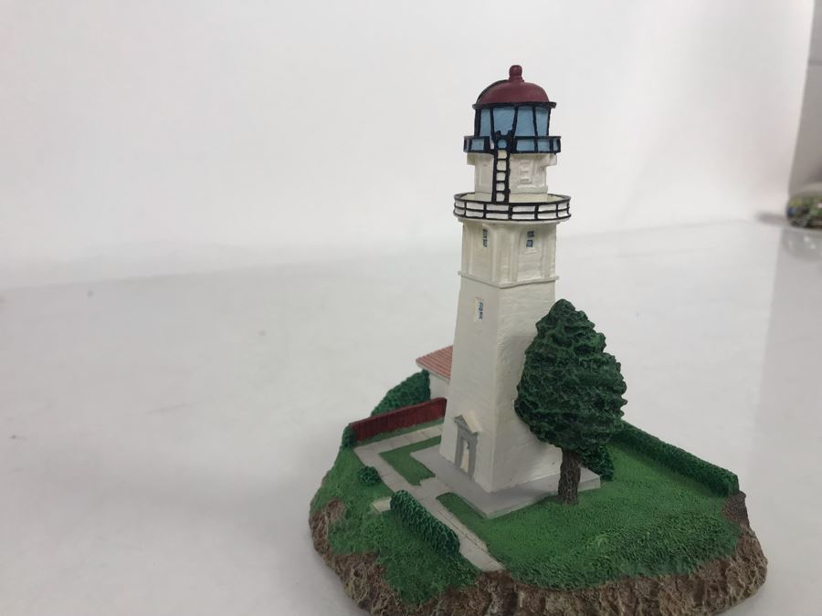 The Danbury Mint Diamond Head Lighthouse Diamond Head, Hawaii Figurine Model [Photo 3]