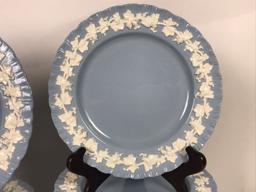 Wedgwood Embossed Queen's Ware Cream Color Grapes On Lavender (Shell Edge) (10) Dinner Plates And (18) Salad Plates Made In England - Replacements Value Over $990 [Photo 5]