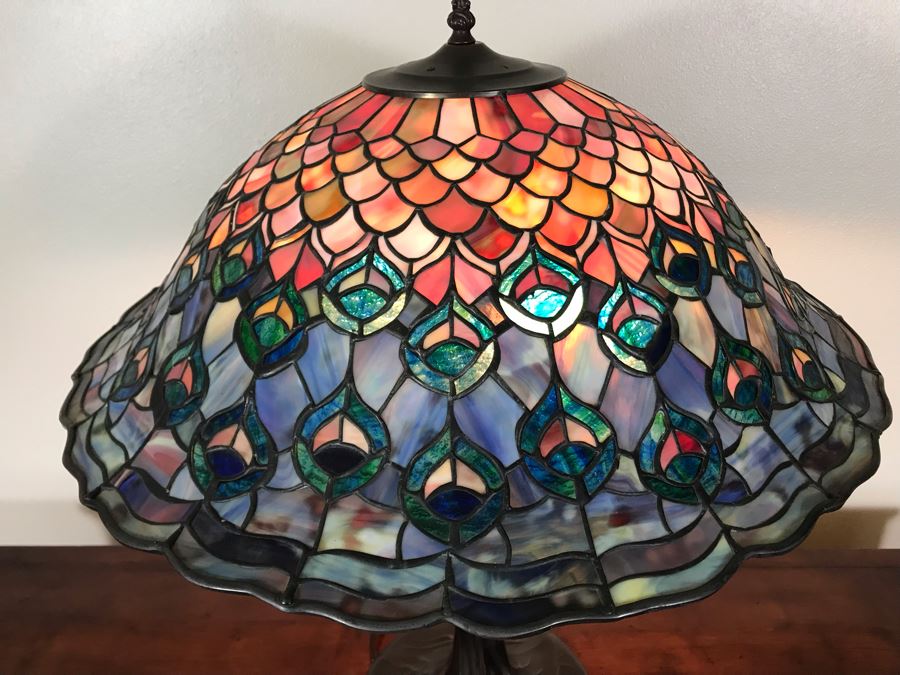 Stunning Peacock Pattern Stained Glass Shade Table Lamp With Metal Base 26H X 22R [Photo 3]