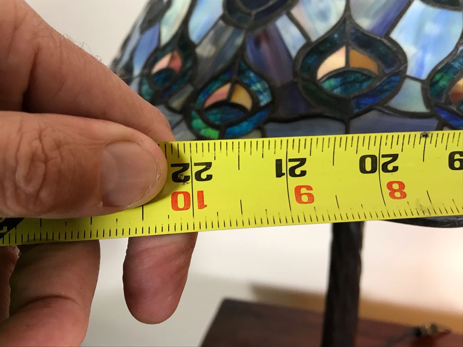 Stunning Peacock Pattern Stained Glass Shade Table Lamp With Metal Base 26H X 22R [Photo 10]