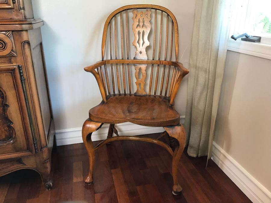 Pair Of Antique Queen Anne Windsor Style Back Armchairs [Photo 3]