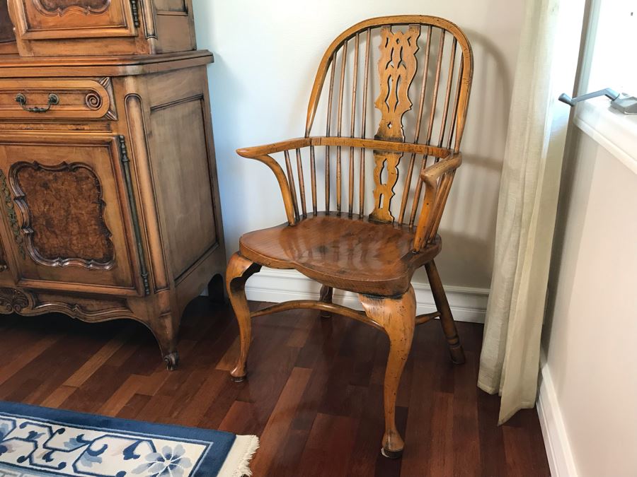 Pair Of Antique Queen Anne Windsor Style Back Armchairs [Photo 4]