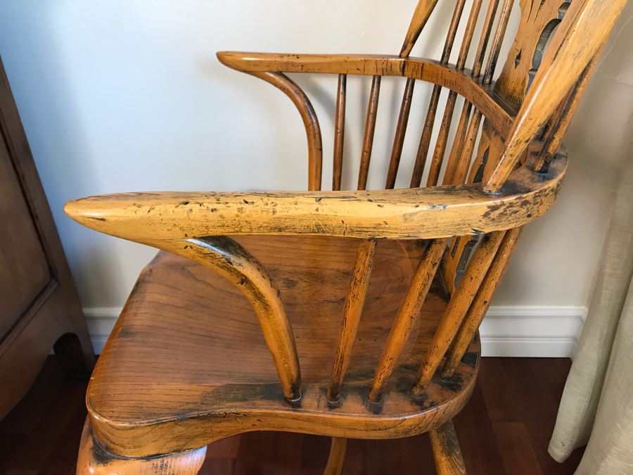 Pair Of Antique Queen Anne Windsor Style Back Armchairs [Photo 6]