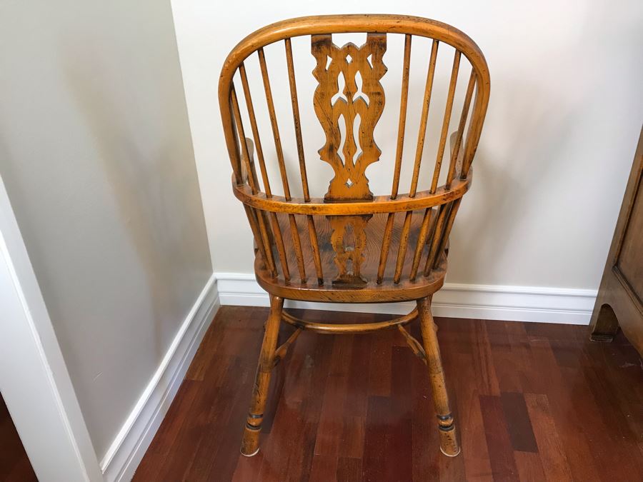Pair Of Antique Queen Anne Windsor Style Back Armchairs [Photo 19]