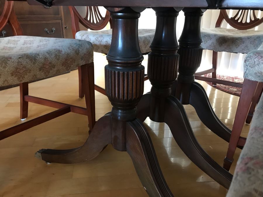 Vintage 3-Pedestal Drop-Leaf Dining Table With (6) Chairs And (2) Leaves - 63L X 42W X 29.5H Each Table Leaf Is 16W [Photo 4]